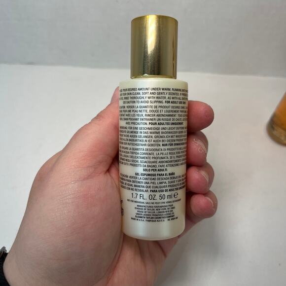 White Diamonds Elizabeth Taylor Eau de Toilette Spray & Luxury Bath Bubbles 1 oz - Picture 6 of 7